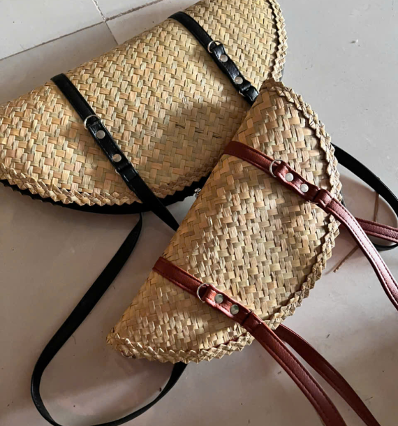 Ví Cỏ Bàng 02